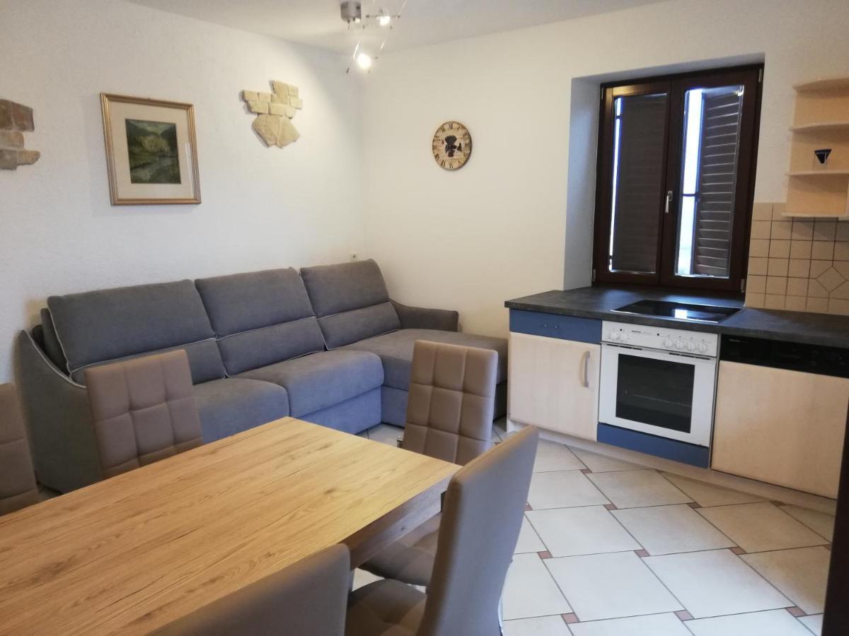Haus Moeltner - Apartment Aviam Caldaro Luaran gambar