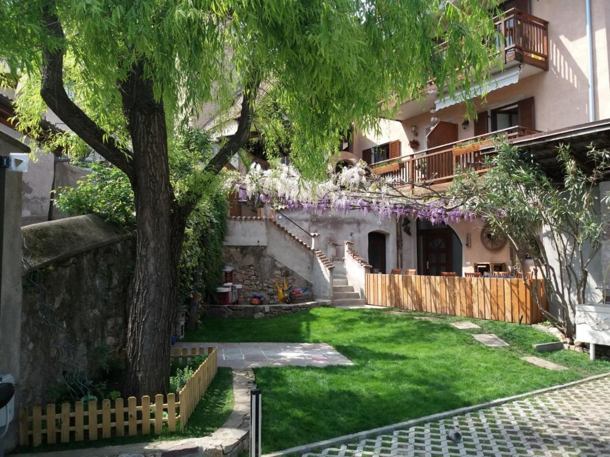 Haus Moeltner - Apartment Aviam Caldaro Luaran gambar